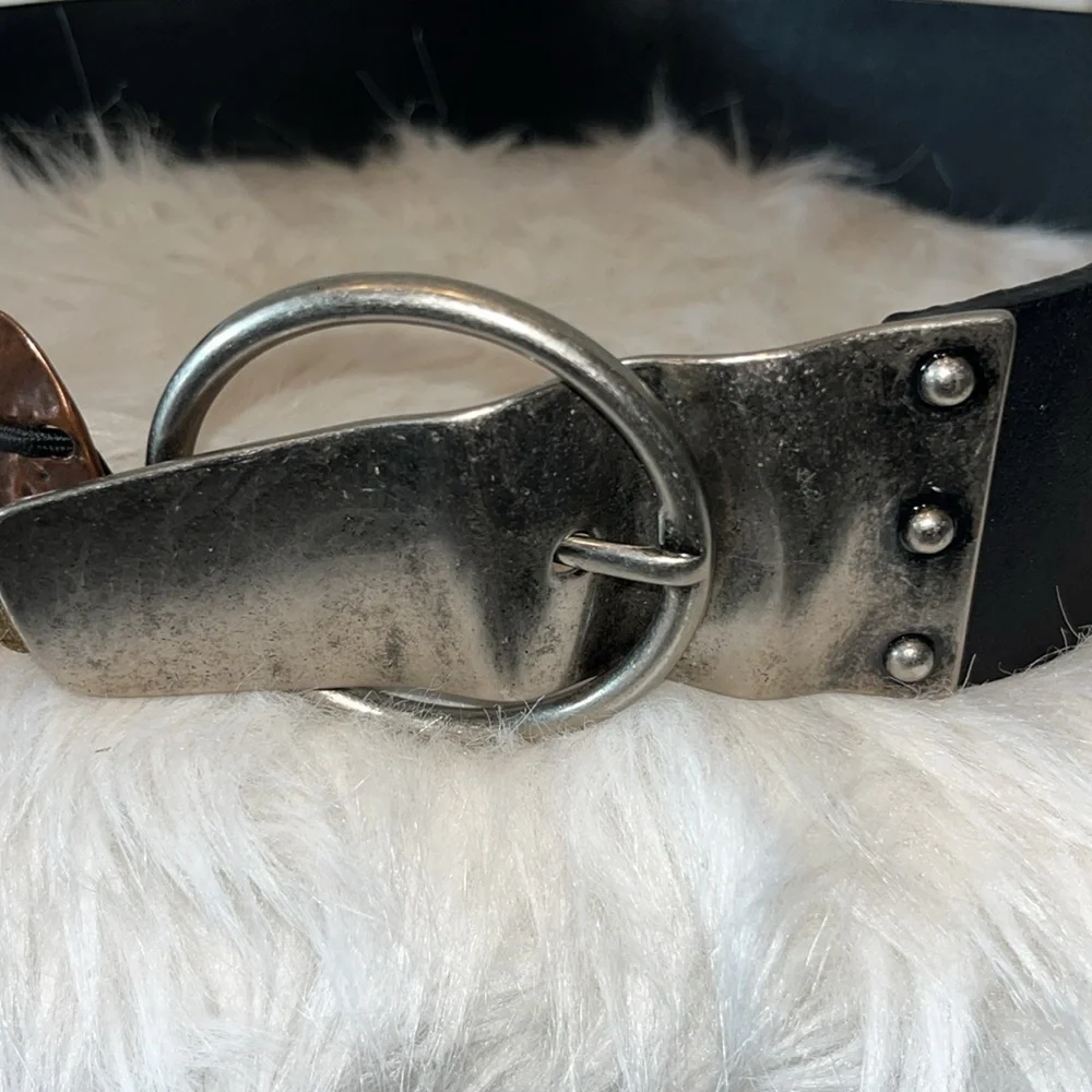 Super cute unique statement belt hammered metallic black leather belt Chicos S/M